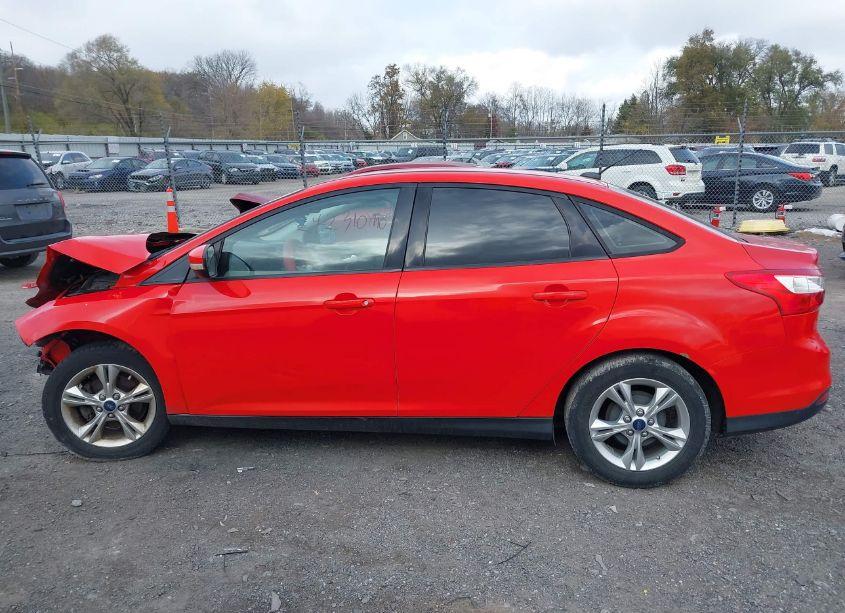 Photo 14 of 2014 Ford Focus SE (VIN 1FADP3F28EL181321)