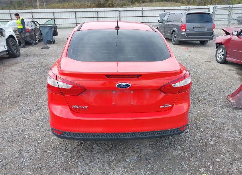Photo 16 of 2014 Ford Focus SE (VIN 1FADP3F28EL181321)