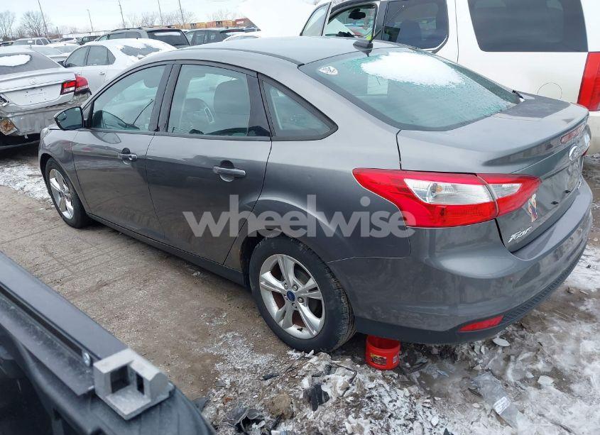 Photo 3 of 2014 Ford Focus SE (VIN 1FADP3F28EL182114)