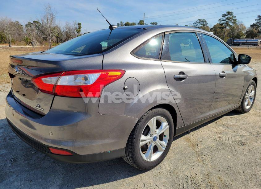 Photo 4 of 2014 Ford Focus (VIN 1FADP3F28EL217427)