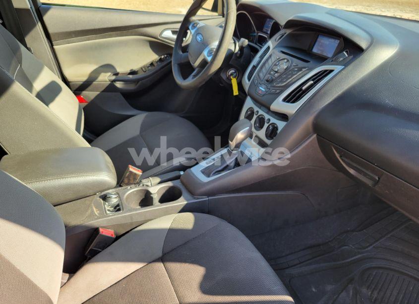 Photo 5 of 2014 Ford Focus (VIN 1FADP3F28EL217427)