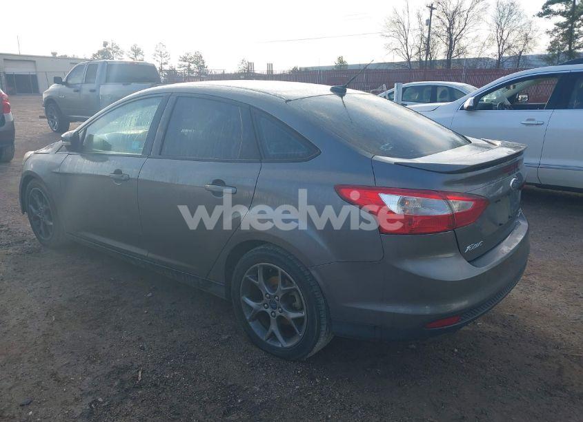 Photo 3 of 2014 Ford Focus SE (VIN 1FADP3F28EL223938)