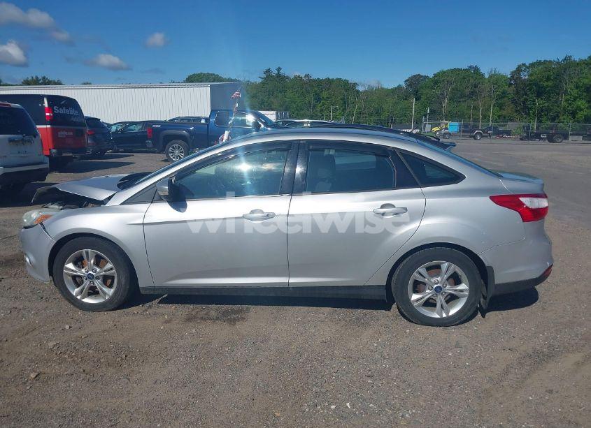 Photo 14 of 2014 Ford Focus SE (VIN 1FADP3F28EL239024)