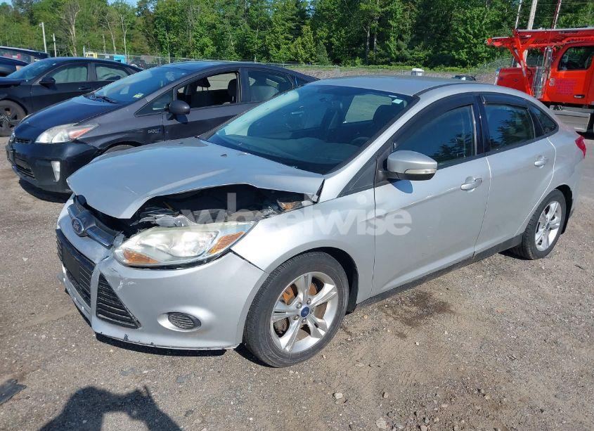 Photo 2 of 2014 Ford Focus SE (VIN 1FADP3F28EL239024)