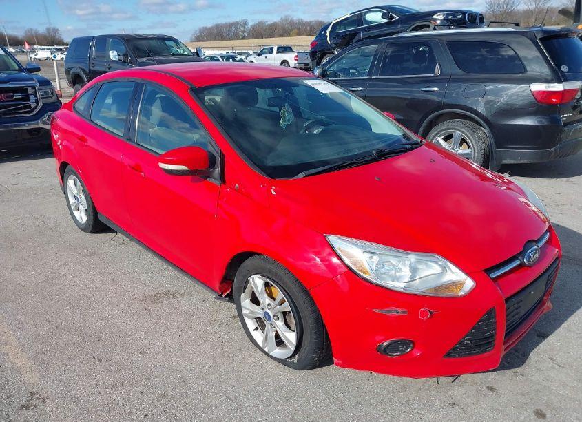 2014 Ford Focus SE (VIN 1FADP3F28EL240903) main photo