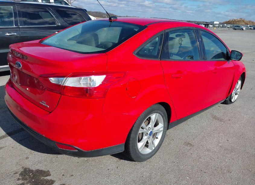Photo 4 of 2014 Ford Focus SE (VIN 1FADP3F28EL240903)