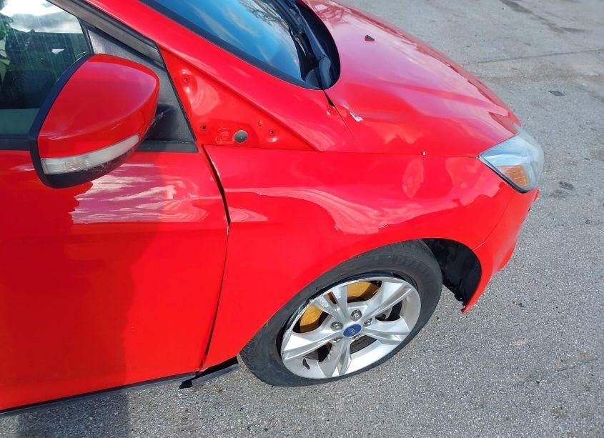 Photo 6 of 2014 Ford Focus SE (VIN 1FADP3F28EL240903)