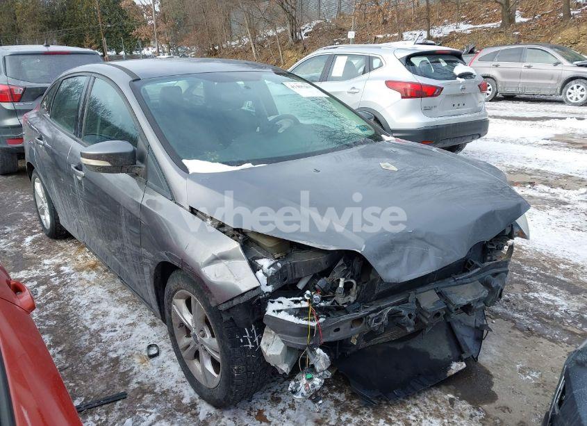 2014 Ford Focus SE (VIN 1FADP3F28EL243414) main photo