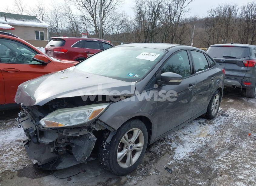 Photo 2 of 2014 Ford Focus SE (VIN 1FADP3F28EL243414)
