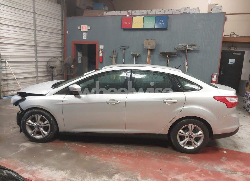Photo 15 of 2014 Ford Focus SE (VIN 1FADP3F28EL244935)