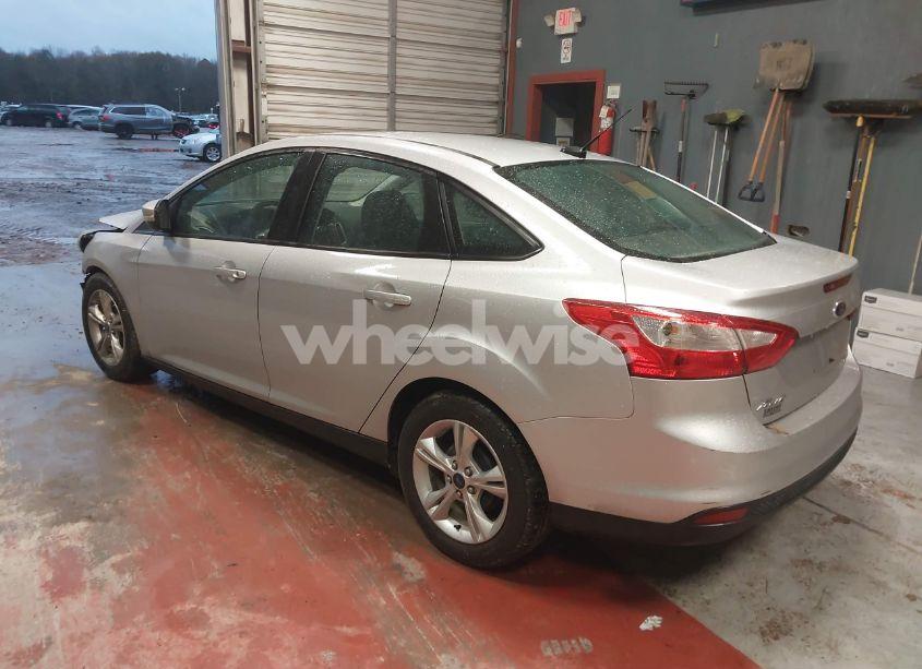 Photo 3 of 2014 Ford Focus SE (VIN 1FADP3F28EL244935)