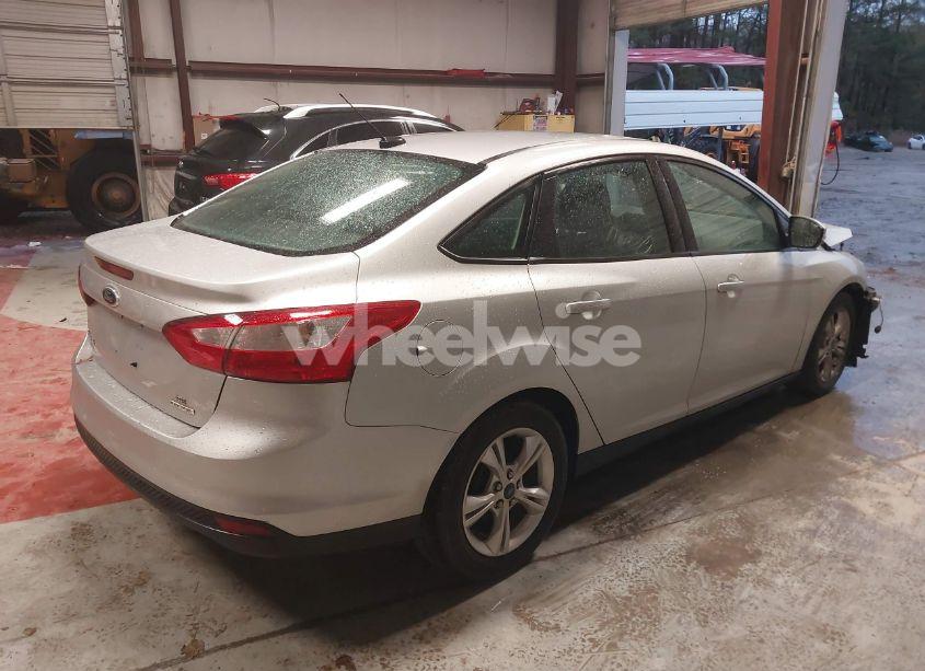 Photo 4 of 2014 Ford Focus SE (VIN 1FADP3F28EL244935)