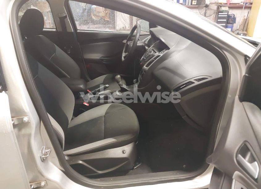 Photo 5 of 2014 Ford Focus SE (VIN 1FADP3F28EL244935)