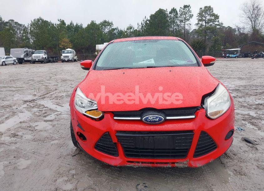 Photo 12 of 2014 Ford Focus SE (VIN 1FADP3F28EL255644)