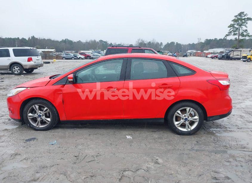 Photo 14 of 2014 Ford Focus SE (VIN 1FADP3F28EL255644)