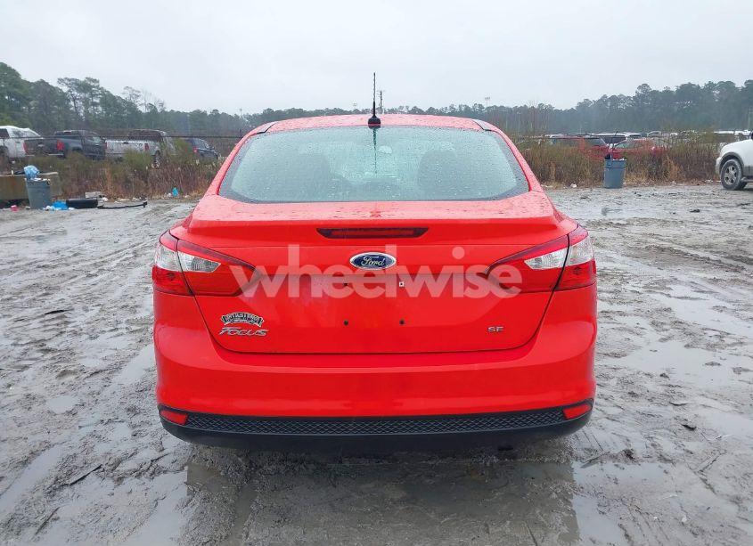 Photo 16 of 2014 Ford Focus SE (VIN 1FADP3F28EL255644)