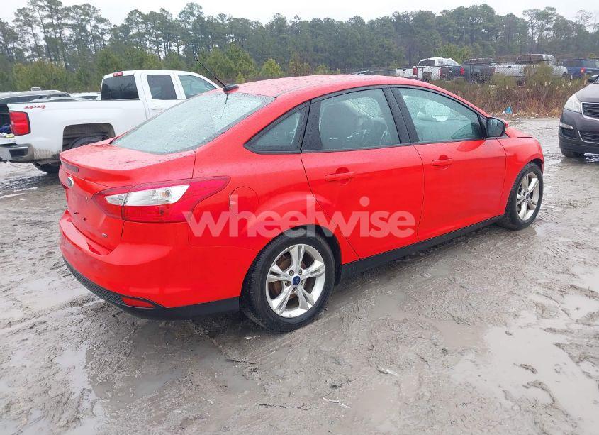 Photo 4 of 2014 Ford Focus SE (VIN 1FADP3F28EL255644)