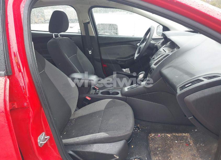 Photo 5 of 2014 Ford Focus SE (VIN 1FADP3F28EL255644)