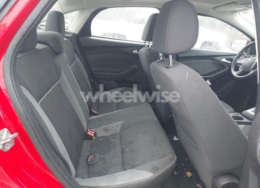 Photo 8 of 2014 Ford Focus SE (VIN 1FADP3F28EL255644)