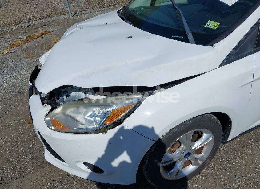 Photo 17 of 2014 Ford Focus SE (VIN 1FADP3F28EL258737)