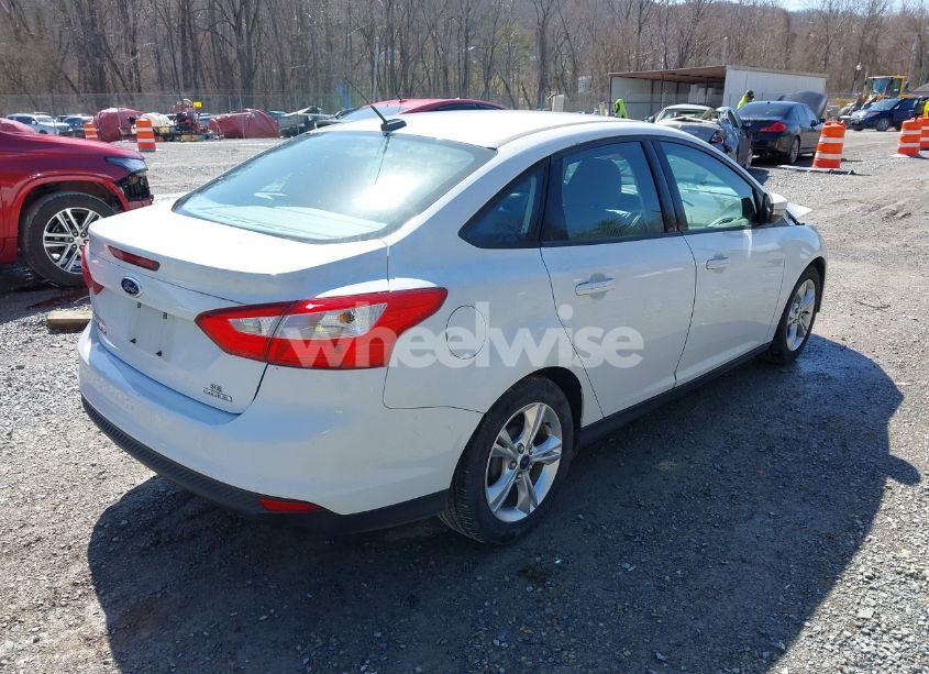 Photo 4 of 2014 Ford Focus SE (VIN 1FADP3F28EL258737)