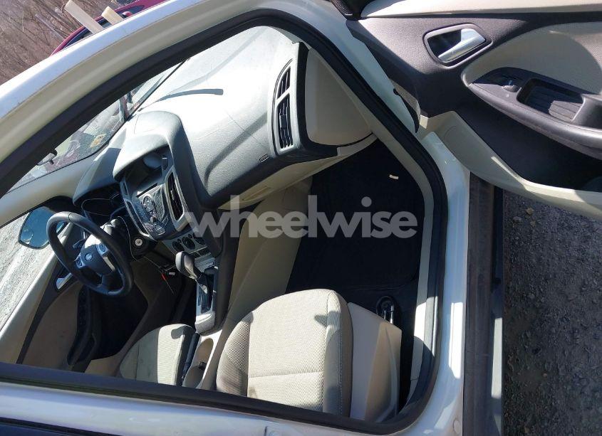 Photo 5 of 2014 Ford Focus SE (VIN 1FADP3F28EL258737)