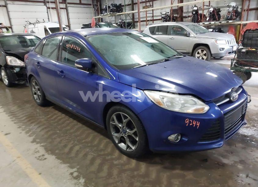 2014 Ford Focus SE (VIN 1FADP3F28EL258849) main photo