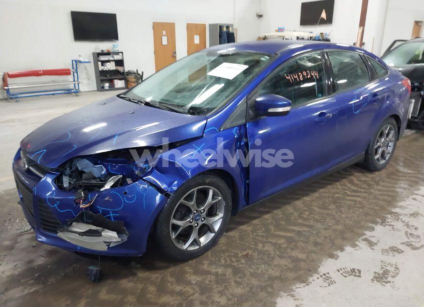 Photo 2 of 2014 Ford Focus SE (VIN 1FADP3F28EL258849)