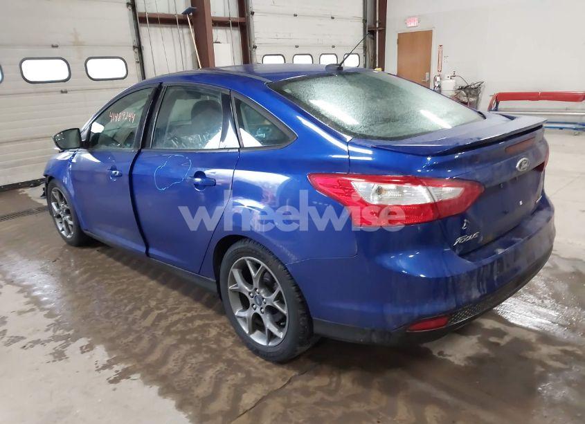 Photo 3 of 2014 Ford Focus SE (VIN 1FADP3F28EL258849)