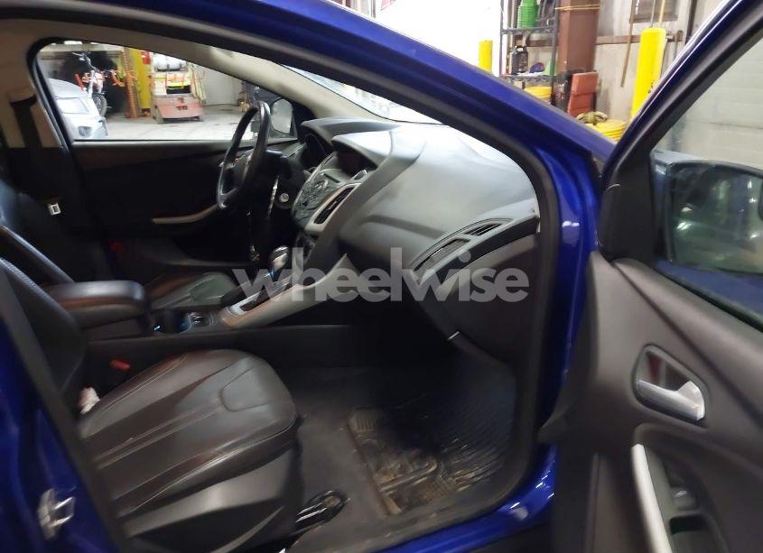 Photo 5 of 2014 Ford Focus SE (VIN 1FADP3F28EL258849)