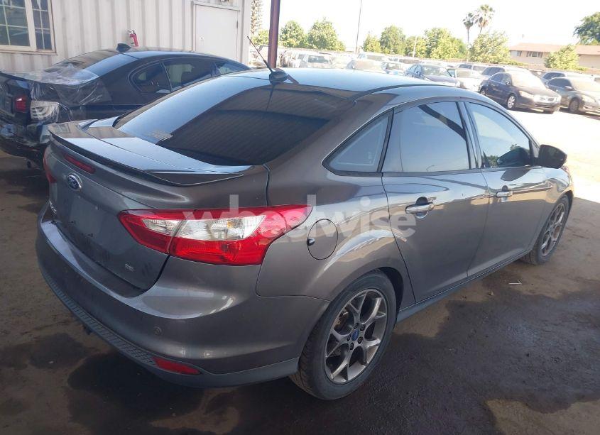 Photo 4 of 2014 Ford Focus SE (VIN 1FADP3F28EL267275)