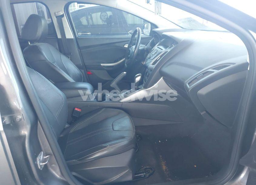 Photo 5 of 2014 Ford Focus SE (VIN 1FADP3F28EL267275)