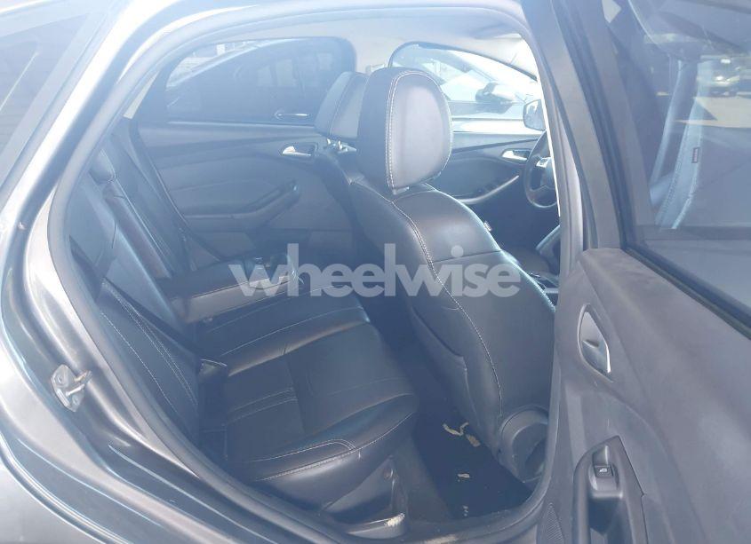 Photo 8 of 2014 Ford Focus SE (VIN 1FADP3F28EL267275)