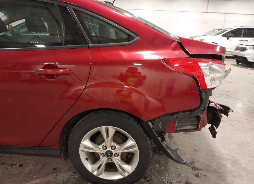 Photo 12 of 2014 Ford Focus SE (VIN 1FADP3F28EL281659)