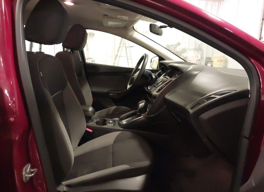 Photo 5 of 2014 Ford Focus SE (VIN 1FADP3F28EL281659)