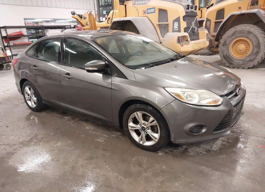 2014 Ford Focus SE (VIN 1FADP3F28EL284027) main photo