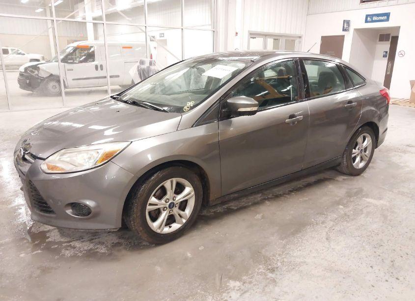 Photo 2 of 2014 Ford Focus SE (VIN 1FADP3F28EL284027)