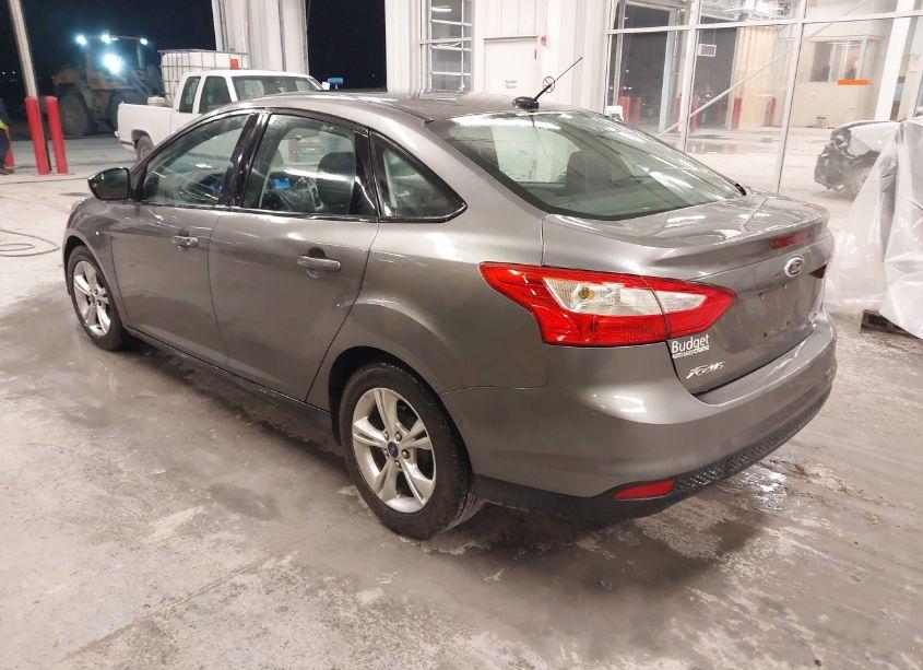 Photo 3 of 2014 Ford Focus SE (VIN 1FADP3F28EL284027)