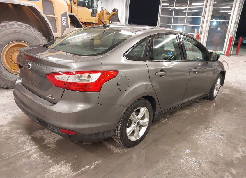 Photo 4 of 2014 Ford Focus SE (VIN 1FADP3F28EL284027)