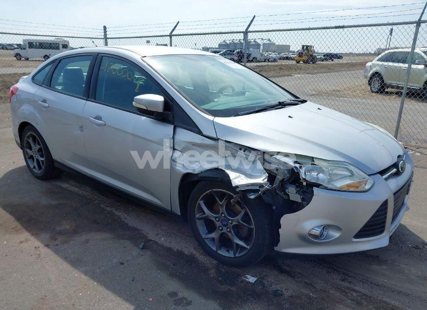 2014 Ford Focus SE (VIN 1FADP3F28EL302607) main photo