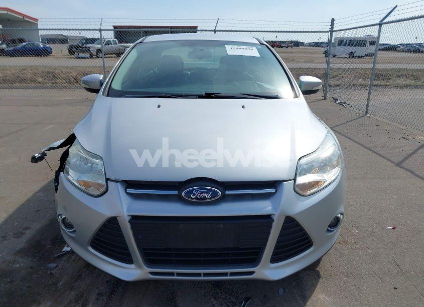 Photo 12 of 2014 Ford Focus SE (VIN 1FADP3F28EL302607)