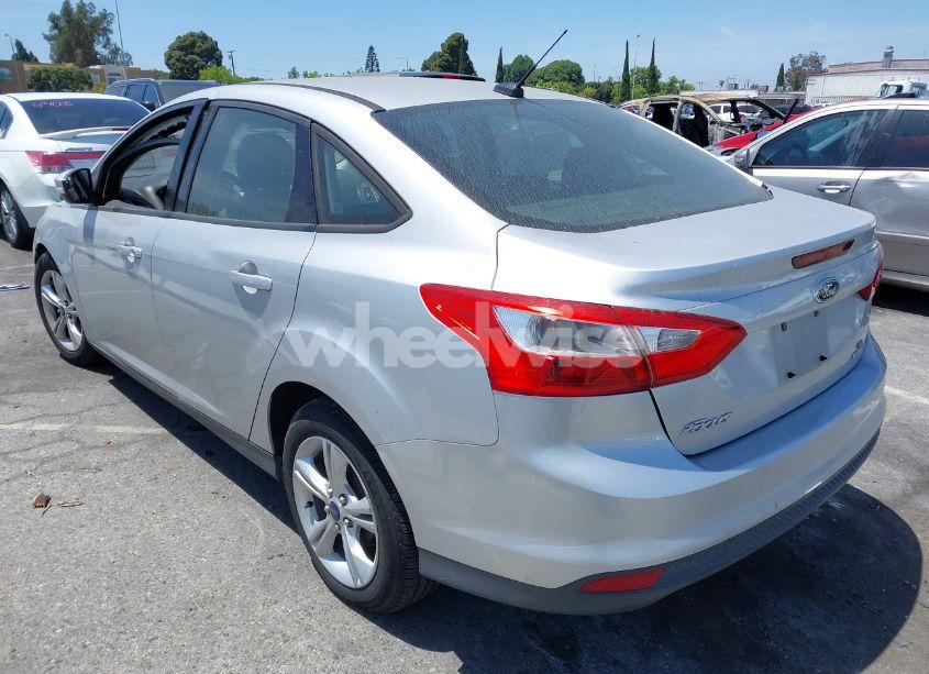 Photo 3 of 2014 Ford Focus SE (VIN 1FADP3F28EL306446)