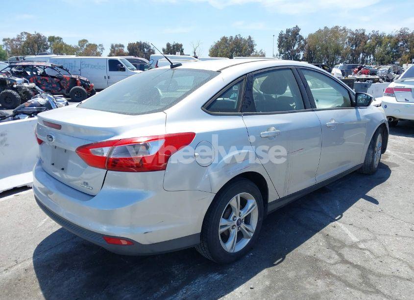 Photo 4 of 2014 Ford Focus SE (VIN 1FADP3F28EL306446)