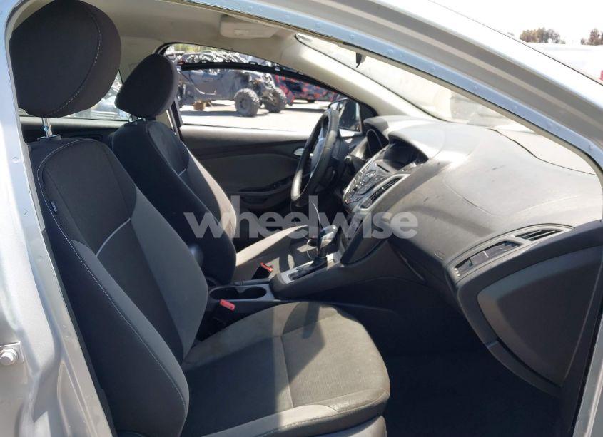 Photo 5 of 2014 Ford Focus SE (VIN 1FADP3F28EL306446)