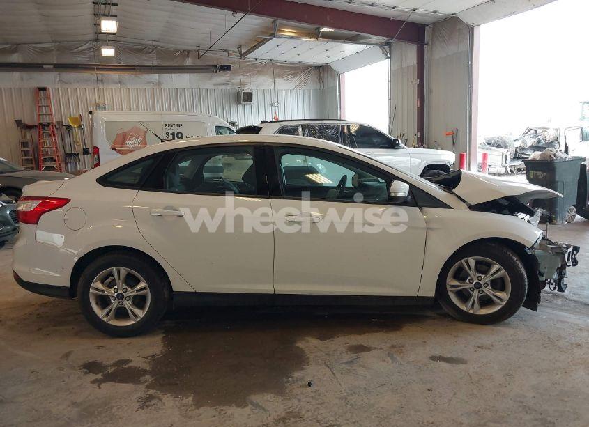 Photo 13 of 2014 Ford Focus SE (VIN 1FADP3F28EL313719)