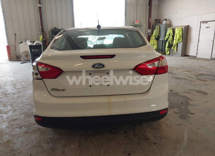 Photo 16 of 2014 Ford Focus SE (VIN 1FADP3F28EL313719)