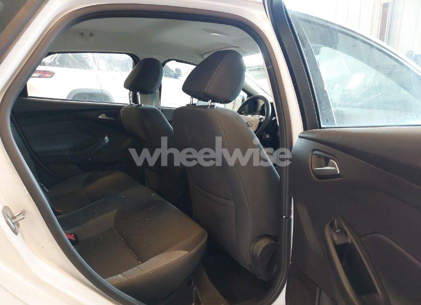 Photo 8 of 2014 Ford Focus SE (VIN 1FADP3F28EL313719)