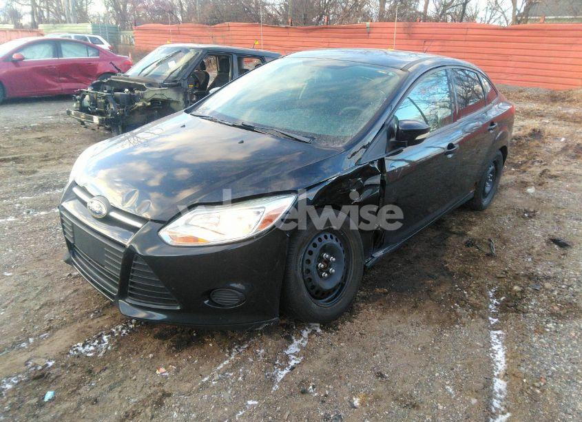 Photo 2 of 2014 Ford Focus SE (VIN 1FADP3F28EL315311)