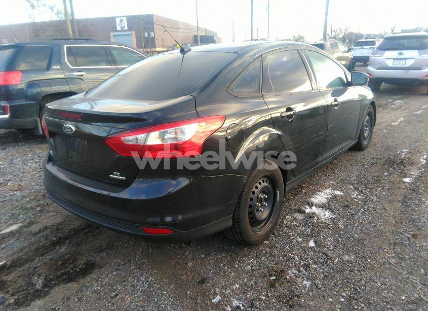 Photo 4 of 2014 Ford Focus SE (VIN 1FADP3F28EL315311)