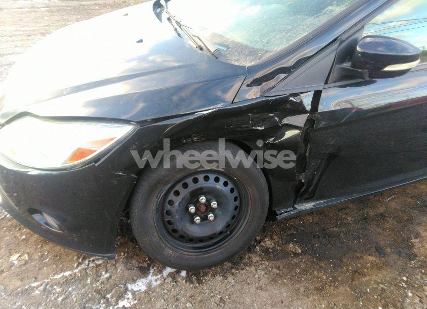 Photo 6 of 2014 Ford Focus SE (VIN 1FADP3F28EL315311)